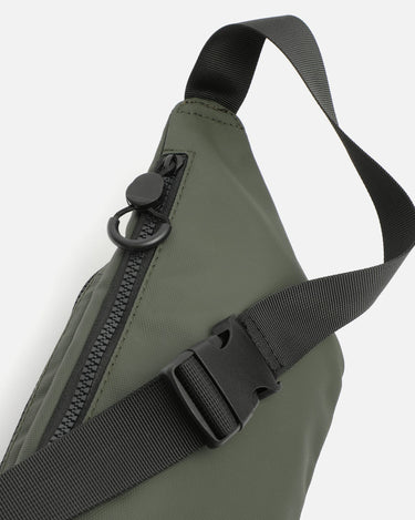 Lando belt bag with three zippers 
