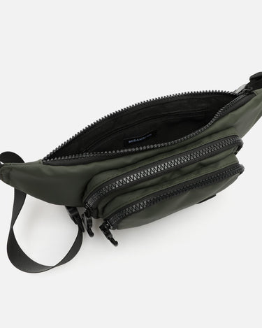 Lando belt bag with three zippers 