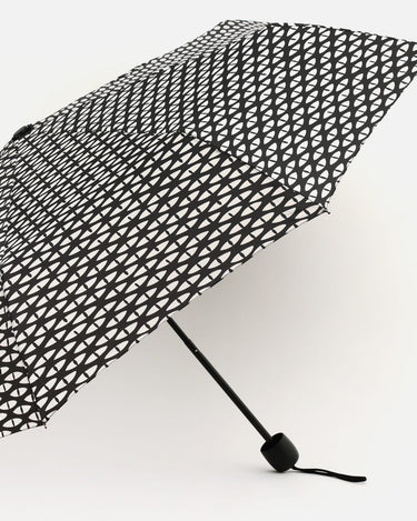 Pina Misako umbrella general view 