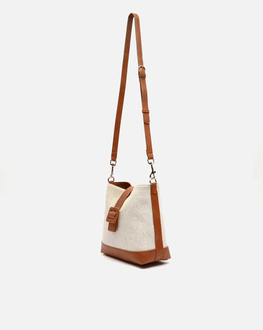 Sora bolso estilo hobo en polipiel y efecto rafia 