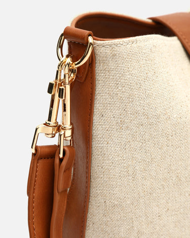 Sora bolso estilo hobo en polipiel y efecto rafia 