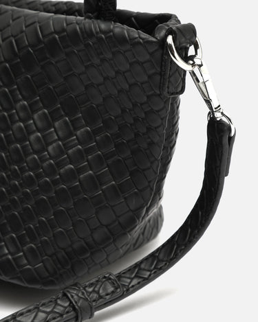 Trena Bolso estilo tote con acabado trenzado 