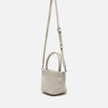 Trena Bolso estilo tote con acabado trenzado 