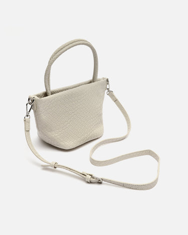 Trena Bolso estilo tote con acabado trenzado 