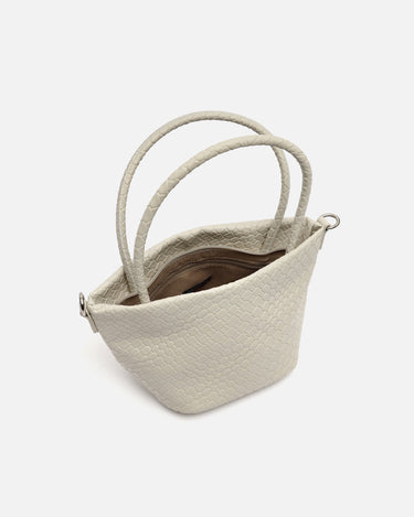 Trena Bolso estilo tote con acabado trenzado 